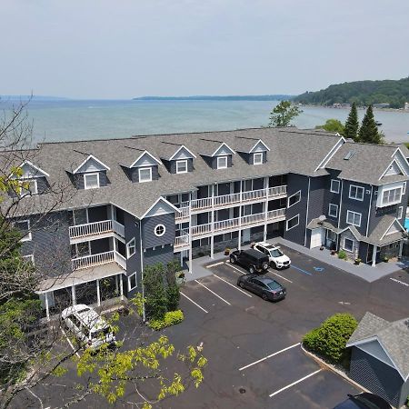103 North Shore Inn Traverse City Exterior photo