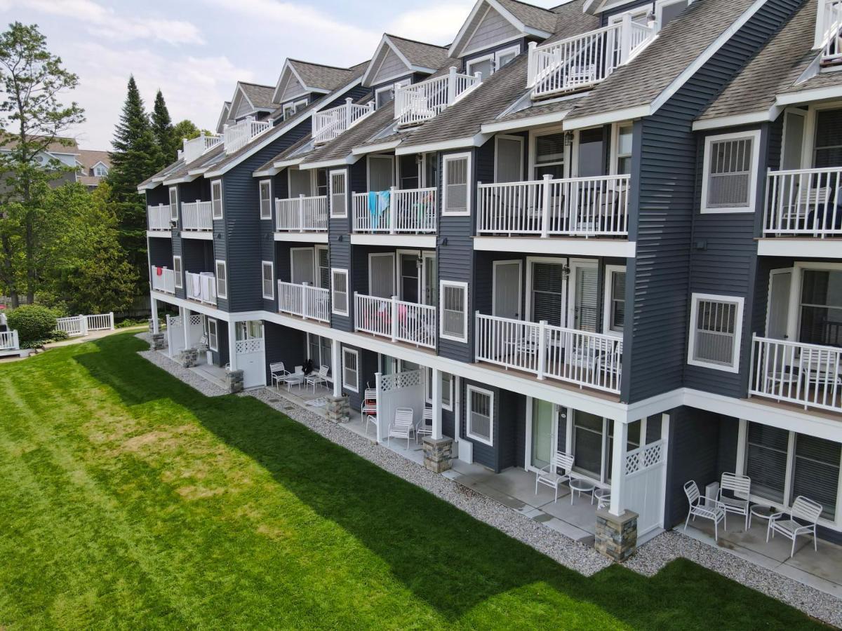 103 North Shore Inn Traverse City Exterior photo