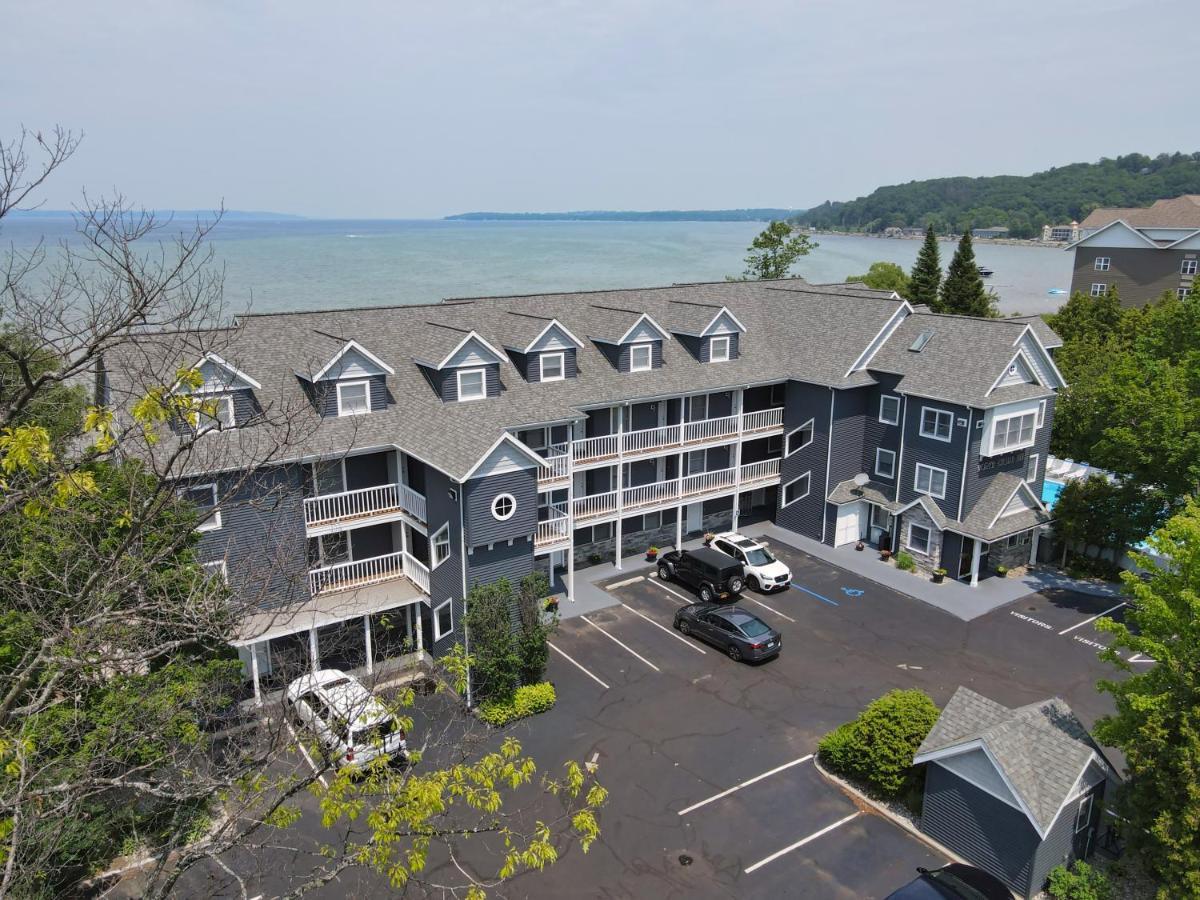 103 North Shore Inn Traverse City Exterior photo