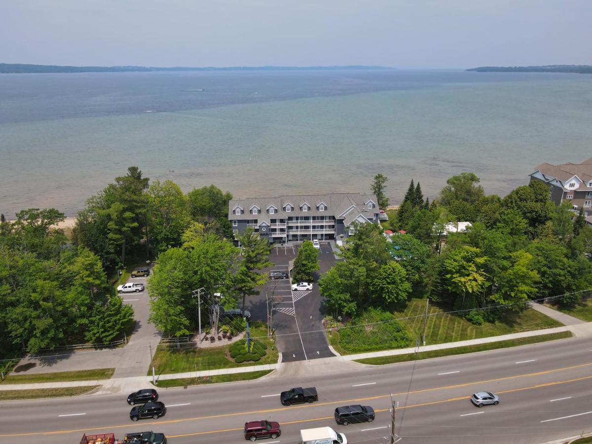 103 North Shore Inn Traverse City Exterior photo