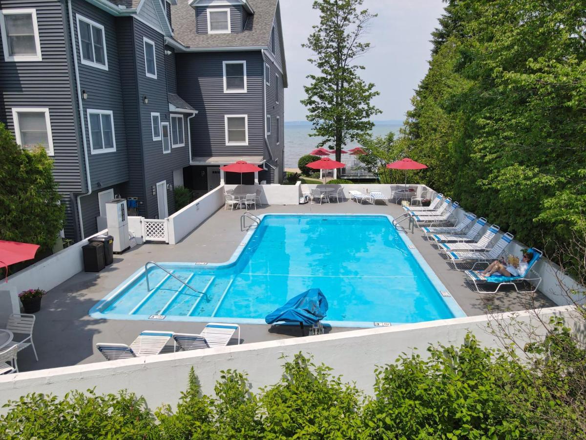 103 North Shore Inn Traverse City Exterior photo