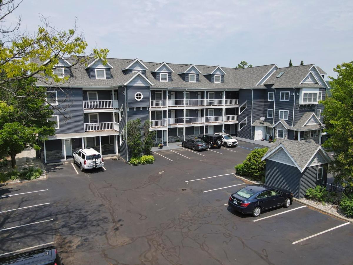 103 North Shore Inn Traverse City Exterior photo
